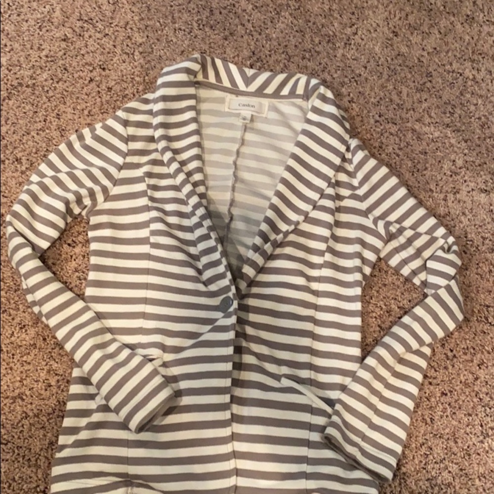 Fitted Light-Weight Blazer